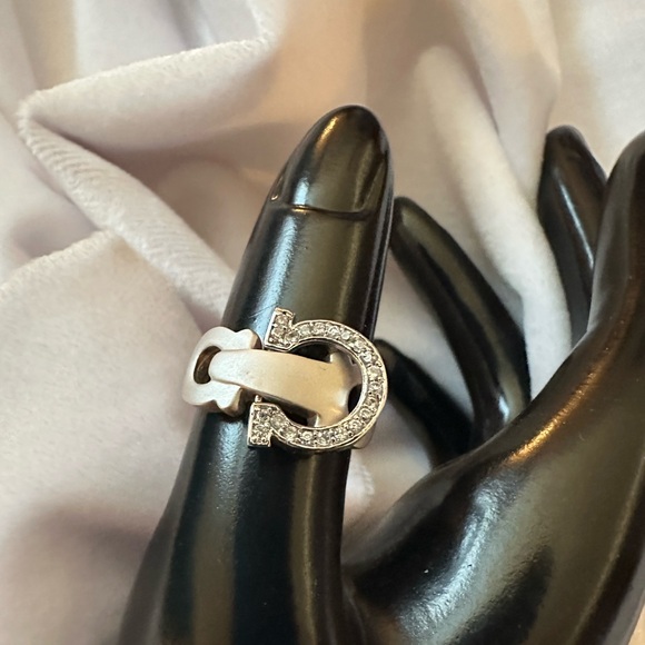 Horseshoe Style Ring with cz’s. - Picture 2 of 4